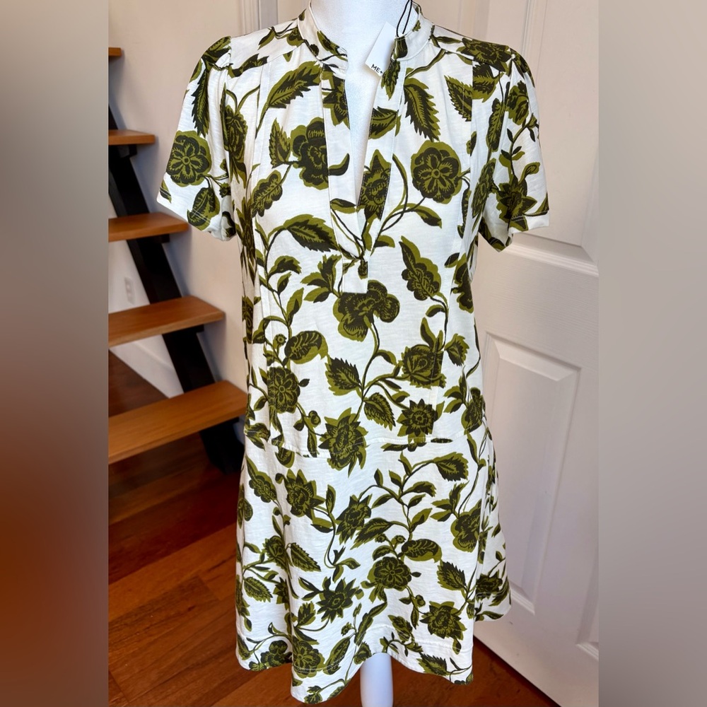 ‼️SOLD‼️NWT Me + Em Dress Midnight Hibiscus Swing with pockets size 6